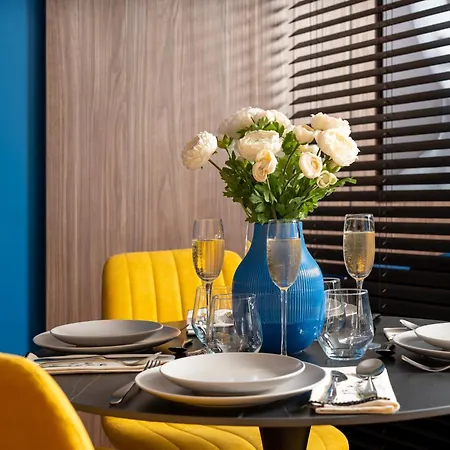 Retro La - Aviatiei Park - Parking - Netflix - Private Garden ブカレスト