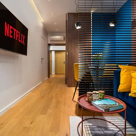 Retro La - Aviatiei Park - Parking - Netflix - Private Garden Apartment *
