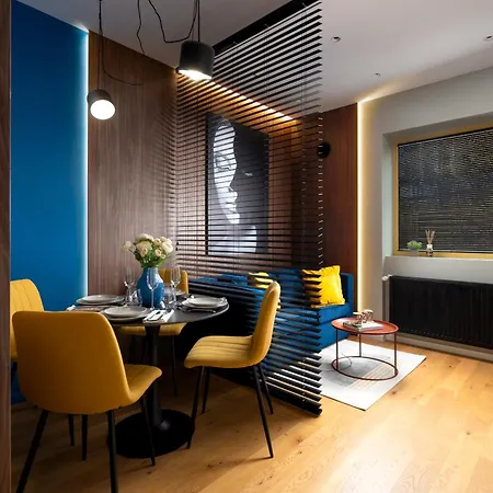 Retro La - Aviatiei Park - Parking - Netflix - Private Garden Bukarest