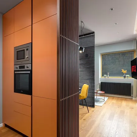Retro La - Aviatiei Park - Parking - Netflix - Private Garden * Bukarest