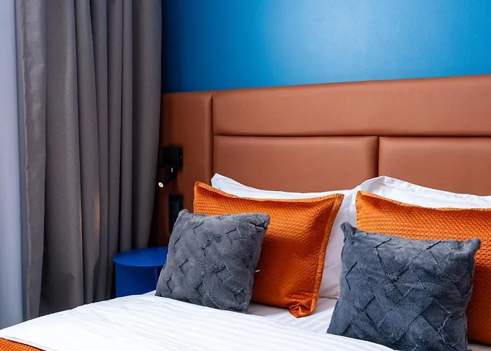 Retro La - Aviatiei Park - Parking - Netflix - Private Garden Apartament *