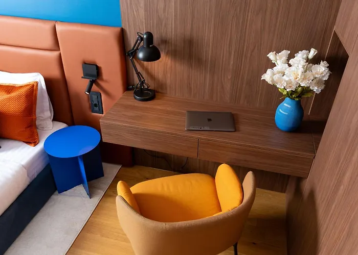 Retro La - Aviatiei Park - Parking - Netflix - Private Garden Apartament *