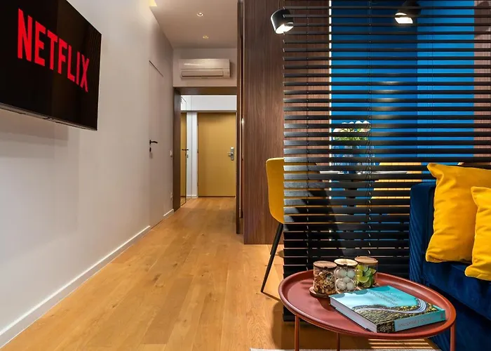 Retro La - Aviatiei Park - Parking - Netflix - Private Garden Lägenhet *