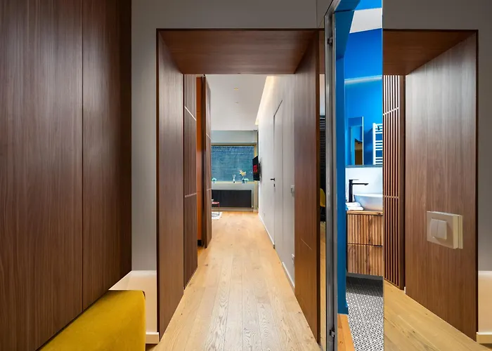 Apartament Retro La - Aviatiei Park - Parking - Netflix - Private Garden *