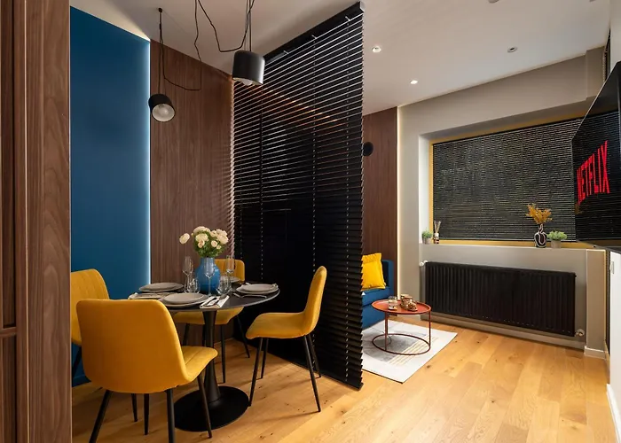 Apartament Retro La - Aviatiei Park - Parking - Netflix - Private Garden