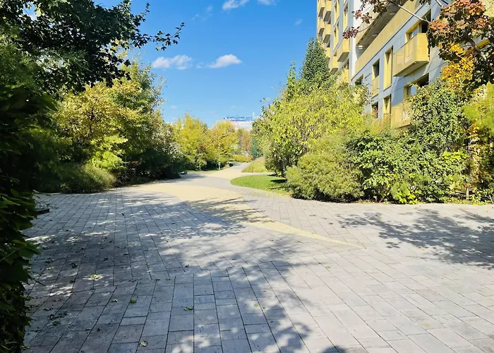 Retro La - Aviatiei Park - Parking - Netflix - Private Garden Apartament *