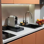 Apartment Retro La - Aviatiei Park - Parking - Netflix - Private Garden *