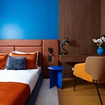 Retro La - Aviatiei Park - Parking - Netflix - Private Garden Apartment Bucharest