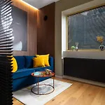 Retro La - Aviatiei Park - Parking - Netflix - Private Garden Apartment