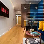 Retro La - Aviatiei Park - Parking - Netflix - Private Garden Apartment *