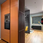 Retro La - Aviatiei Park - Parking - Netflix - Private Garden * Bucharest