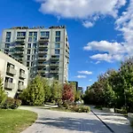 Apartment Retro La - Aviatiei Park - Parking - Netflix - Private Garden *