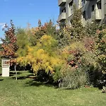 Retro La - Aviatiei Park - Parking - Netflix - Private Garden Apartment *