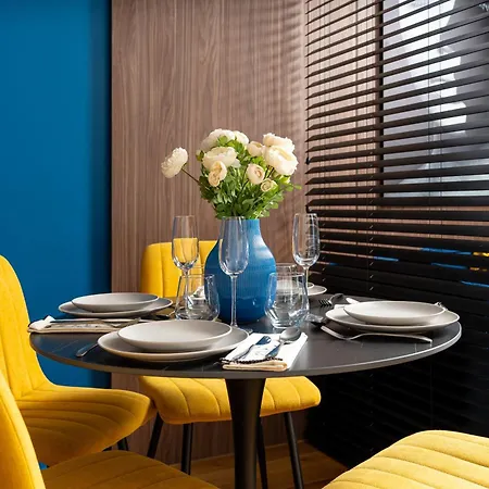 Retro La - Aviatiei Park - Parking - Netflix - Private Garden Bucharest