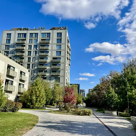 Apartament Retro La - Aviatiei Park - Parking - Netflix - Private Garden *